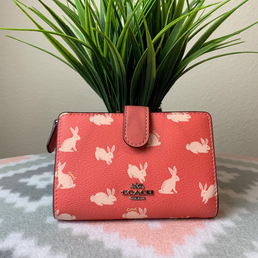 COACH CORNER ZIP WALLET WITH BUNNY SCRIPT PRINT
